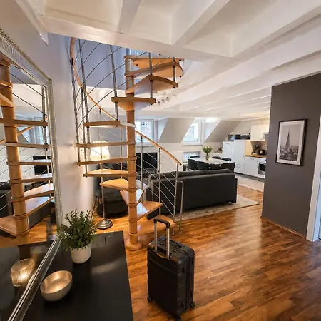 Cf15 Modern Duplex In Center *
