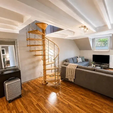 Cf15 Modern Duplex In Center Apartment *