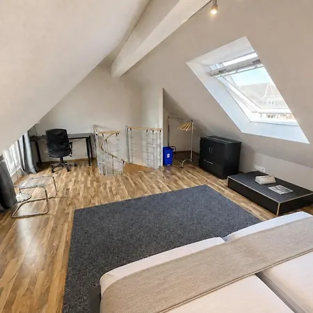 Cf15 Modern Duplex In Center
